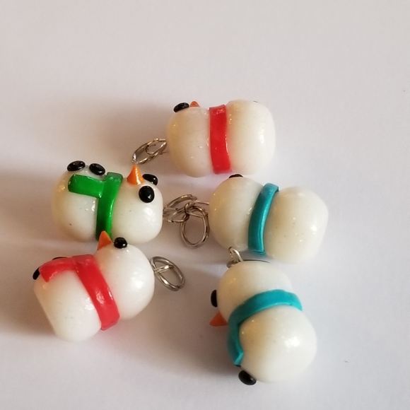 Relisted -Lot of 5 Snowman charms made of clay winter holiday Christmas pendants - Picture 4 of 9